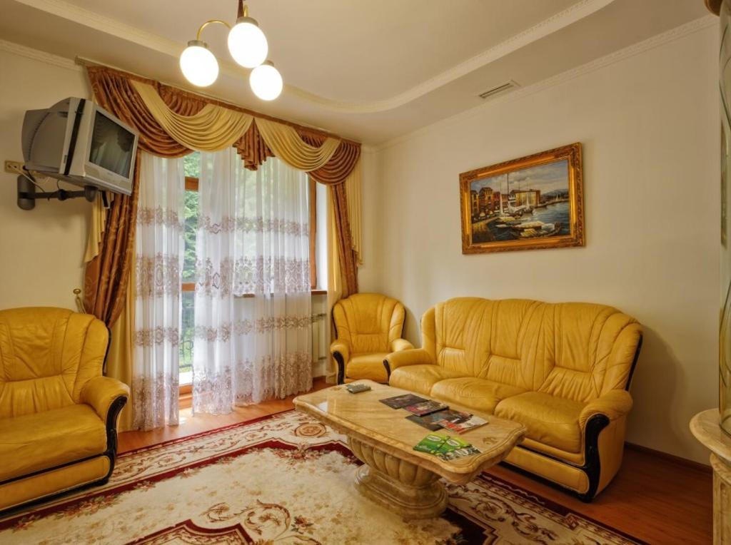 Karpaty Ξενοδοχείο Γιαρέμτσε Εξωτερικό φωτογραφία